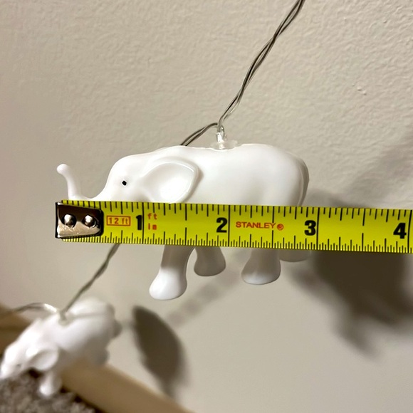 NEW! 🐘  7 FOOT WHITE PLASTIC 3” ELEPHANT STRING LIGHTS - AA BATTERY-OPERATED - Picture 7 of 7